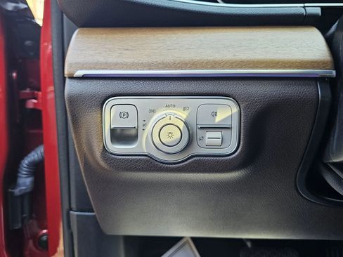 Used 2021 Mercedes-Benz GLE 350 4MATIC w/ Premium Package image 36