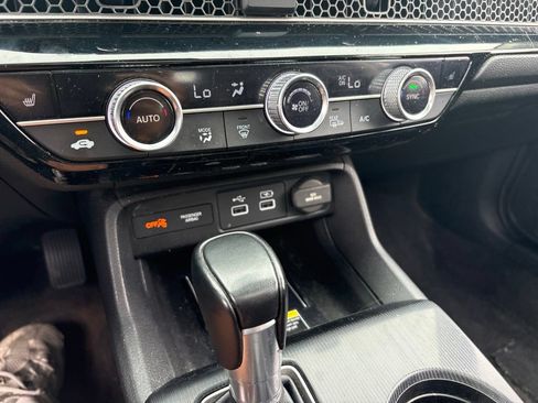 Used 2022 Honda Civic Touring image 24