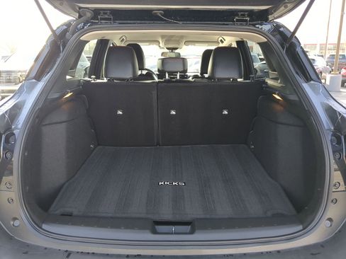 Used 2025 Nissan Kicks SR image 30