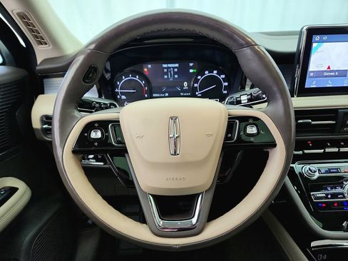 Used 2022 Lincoln Corsair AWD w/ Premium Package image 15