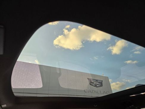 Used 2024 GMC Sierra EV Denali image 9