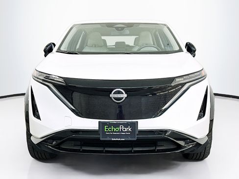 Used 2024 Nissan Ariya AWD image 2