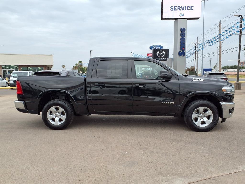 Used 2025 RAM 1500 Big Horn AWD/4WD image 9