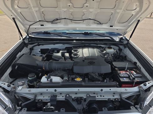 Used 2012 Toyota 4Runner SR5 w/ Convenience Pkg image 32