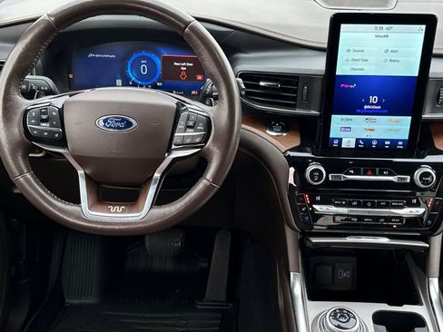 Used 2021 Ford Explorer King Ranch w/ Premium Technology Package image 14
