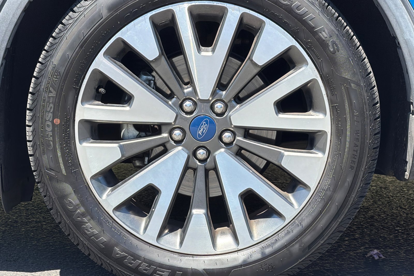 Used 2020 Ford Escape Titanium AWD/4WD image 25