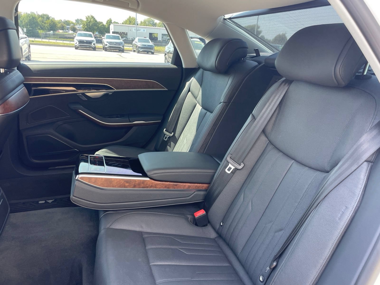 Used 2023 Audi A8 L 3.0T AWD/4WD image 46