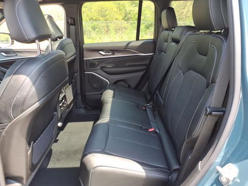 New 2026 Jeep Grand Cherokee Limited AWD/4WD image 8