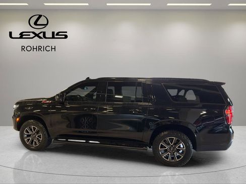 Used 2024 Chevrolet Suburban Z71 w/ Luxury Package image 9