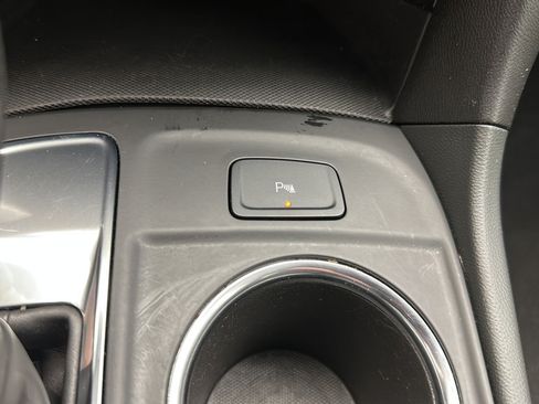 Used 2023 Chevrolet Equinox LT FWD image 19