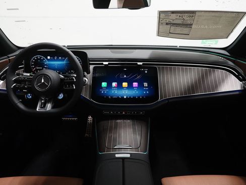 New 2026 Mercedes-Benz E 53 AMG e 4MATIC Sedan image 18