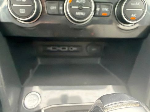 Used 2018 Volkswagen Tiguan SE w/ Panoramic Sunroof Package FWD image 18