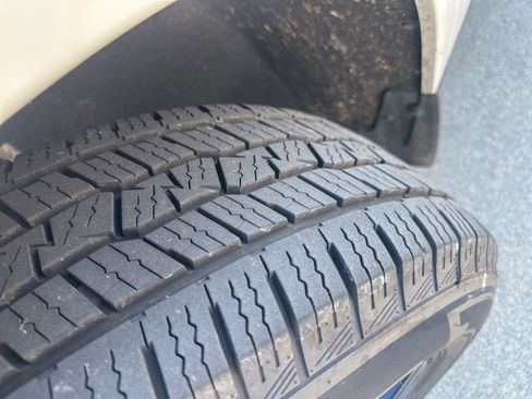 Used 2017 Cadillac XT5 Luxury w/ Driver Awareness Package image 10