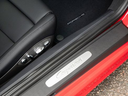 Used 2025 Porsche 718 Cayman image 26