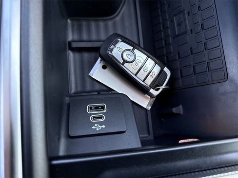 New 2025 Ford Expedition Active image 38