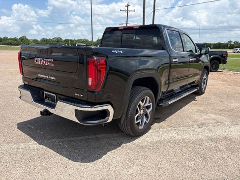New 2026 GMC Sierra 1500 SLT AWD/4WD image 6
