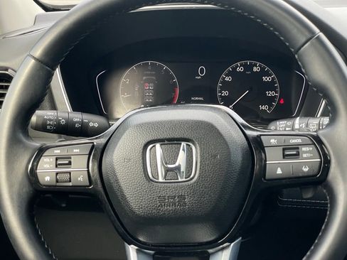 Certified 2025 Honda Pilot Touring image 12
