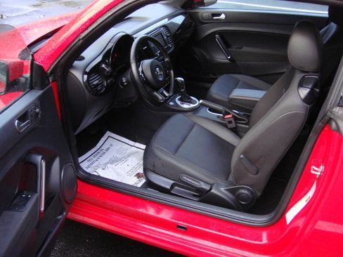 Used 2018 Volkswagen Beetle 2.0T S image 11