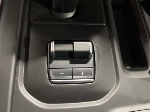 Used 2023 GMC Sierra 1500 AT4X image 31