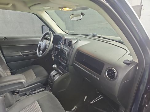 Used 2014 Jeep Patriot Sport w/ Power Value Group FWD image 39