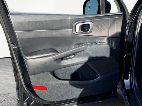 Used 2024 Kia Sorento S image 23