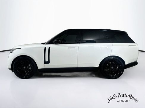 Used 2024 Land Rover Range Rover SE AWD/4WD image 4