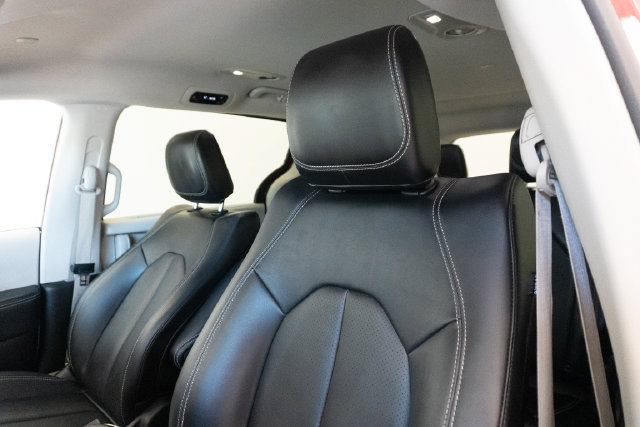 Used 2024 Chrysler Pacifica Touring-L FWD image 16