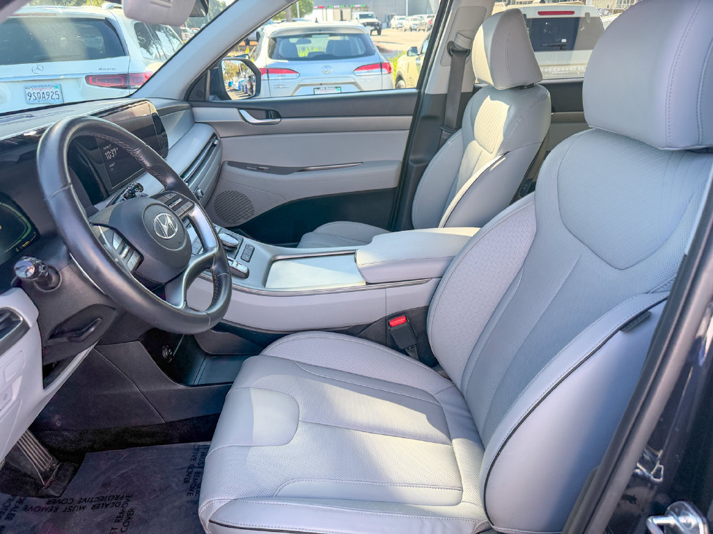 Used 2025 Hyundai Palisade SEL FWD image 12
