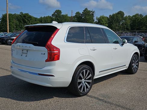 Used 2025 Volvo XC90 B6 Core AWD/4WD image 6