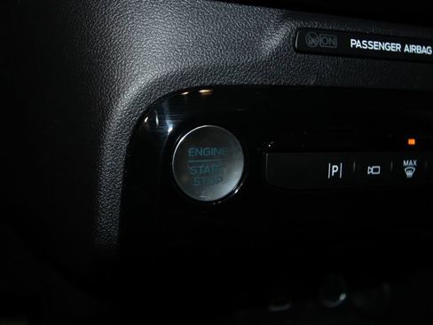 Used 2025 Ford Escape Platinum w/ Premium Technology Package image 16