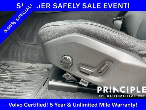 Certified 2023 Volvo XC60 T8 Plus AWD/4WD image 32