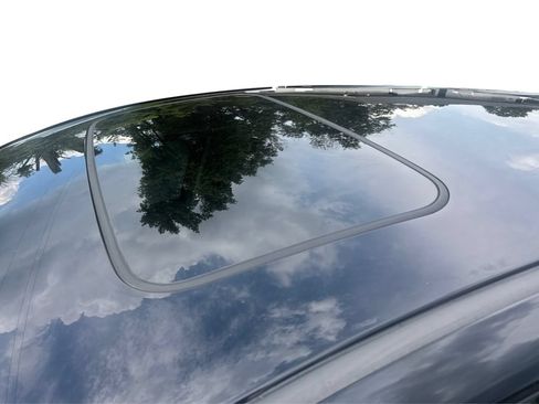 Used 2017 Honda HR-V EX image 11