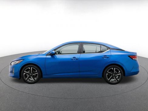 Used 2025 Nissan Sentra SV FWD image 4