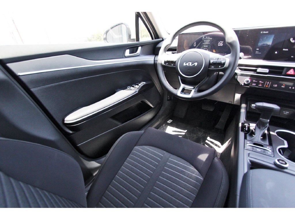 New 2026 Kia K5 LXS FWD image 9
