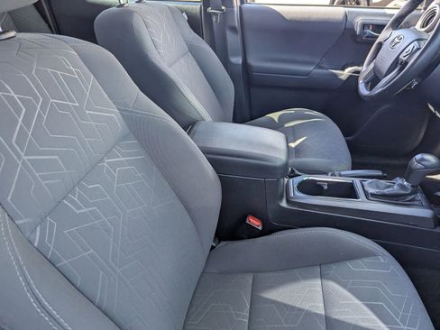 Used 2017 Toyota Tacoma TRD Off-Road w/ Tow Package image 10