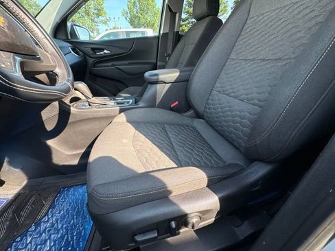 Used 2018 Chevrolet Equinox LT w/ Sun & Infotainment Package AWD/4WD image 9