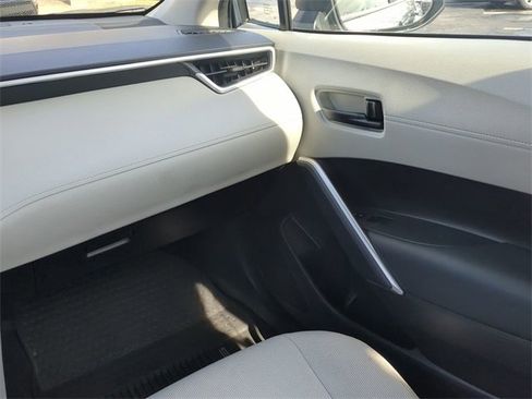 Used 2023 Toyota Corolla Cross L image 18