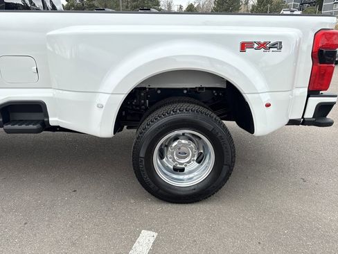 Certified 2025 Ford F350 Platinum image 36