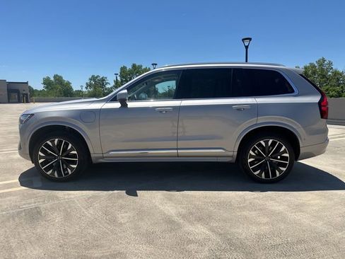 Certified 2025 Volvo XC90 T8 Ultra AWD/4WD image 5