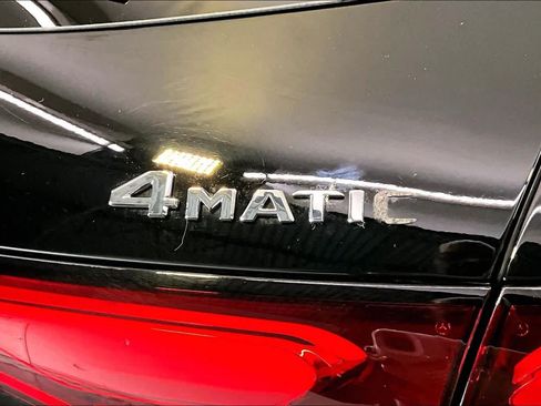 Used 2024 Mercedes-Benz GLC 300 4MATIC image 10