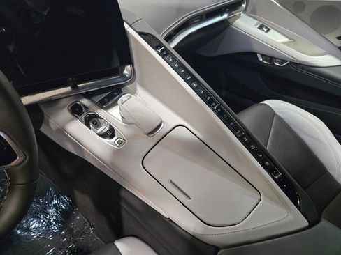 Used 2020 Chevrolet Corvette Stingray Preferred Cpe w/ 2LT Preferred Equipment Group image 21