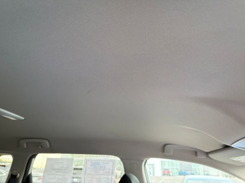 Used 2024 Nissan Rogue S image 31