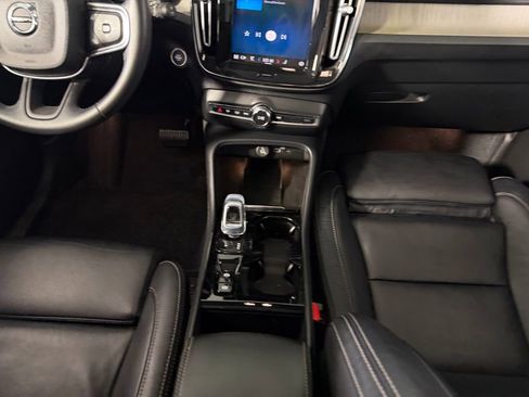 Used 2023 Volvo XC40 B5 Plus w/ Climate Package AWD/4WD image 16