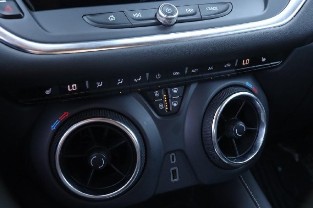 Used 2025 Chevrolet Blazer LT AWD/4WD image 18