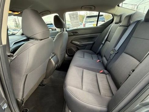 Used 2024 Nissan Altima 2.5 SV image 12