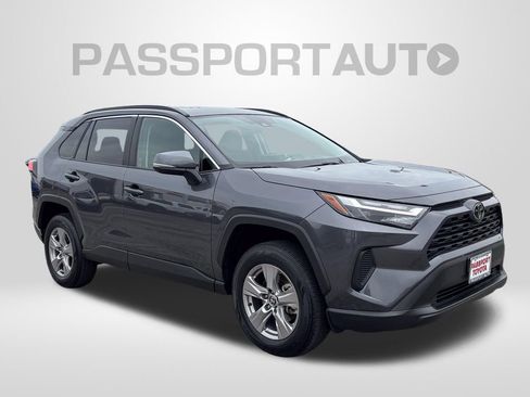 Used 2025 Toyota RAV4 XLE FWD image 11