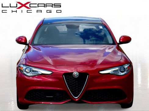 Used 2017 Alfa Romeo Giulia Ti w/ TI 19" Sport Package AWD/4WD image 4