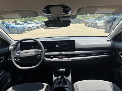 Used 2025 Kia K4 FWD image 32