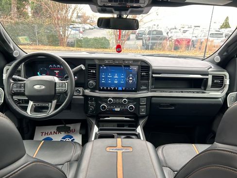 Used 2024 Ford F250 Platinum image 14
