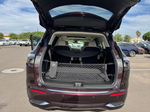 Used 2024 Buick Enclave Avenir w/ Avenir Technology Package image 32
